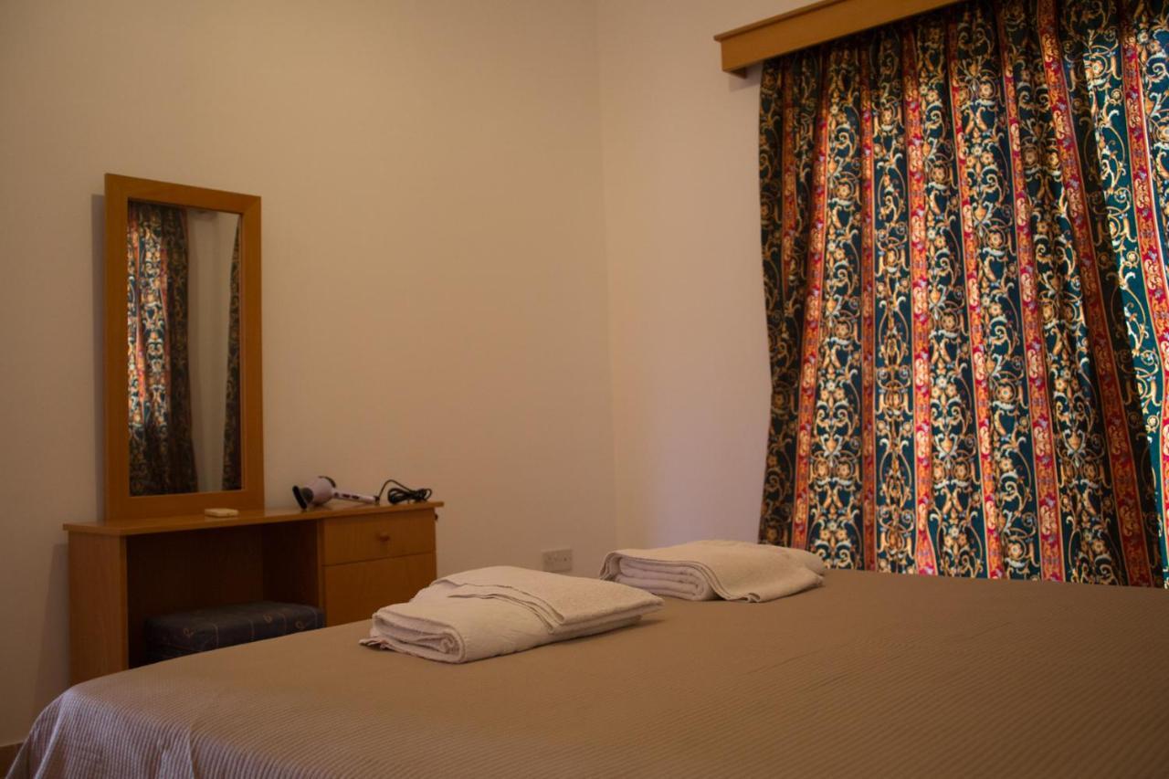 Marilia 1 Villa Полис Екстериор снимка