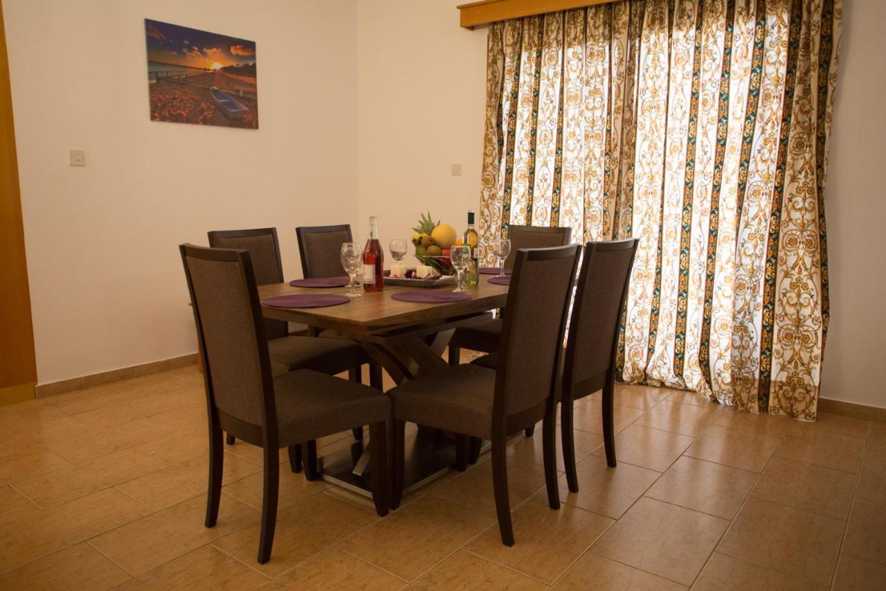 Marilia 1 Villa Полис Екстериор снимка