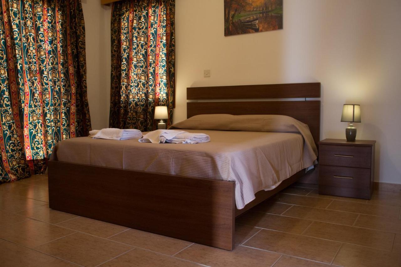 Marilia 1 Villa Полис Екстериор снимка
