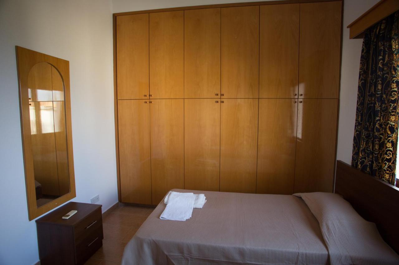 Marilia 1 Villa Полис Екстериор снимка